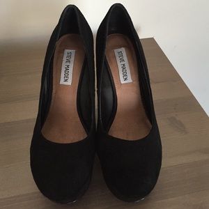 STEVE MADDEN PAMMYY BLACK SUEDE HEELS    Size 7