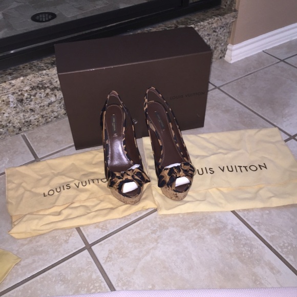 Leopard Louis Vuitton wedges - Picture 1 of 4