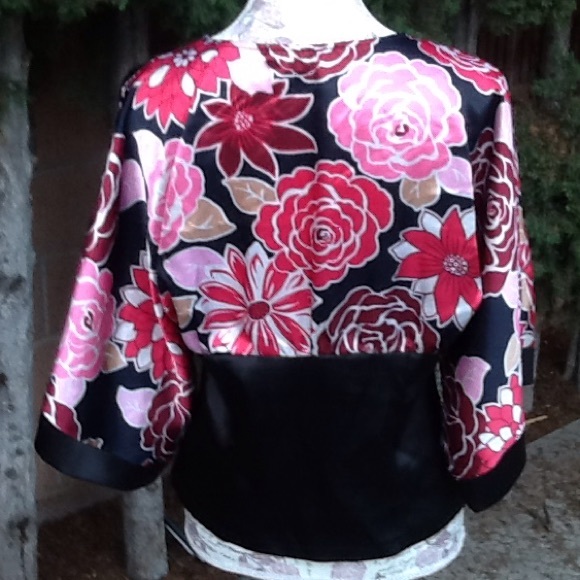 BLOUSE - Picture 2 of 3