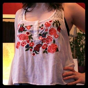 PacSun Keyhole Cropped Tank w/ Lace & Embroidery