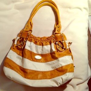 J & E New York Purse