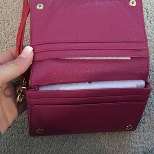 Tory Burch Bags - Tory burch wristlet Tory Burch Bags - Tory burch wristlet