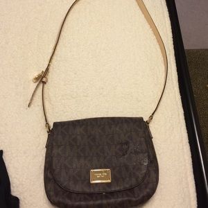 Authentic Michael Kors Crossbody! Great Condition!