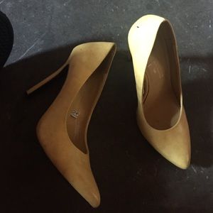 Mustard yellow pointy heels