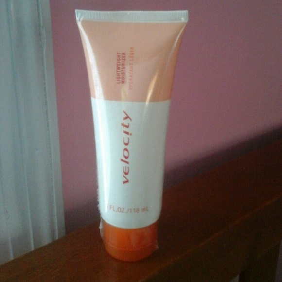 Velocity lightweight moisturizer