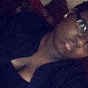 Meet your Posher, Aja