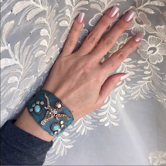 Longhorn Patina Bracelet - Picture 3 of 4