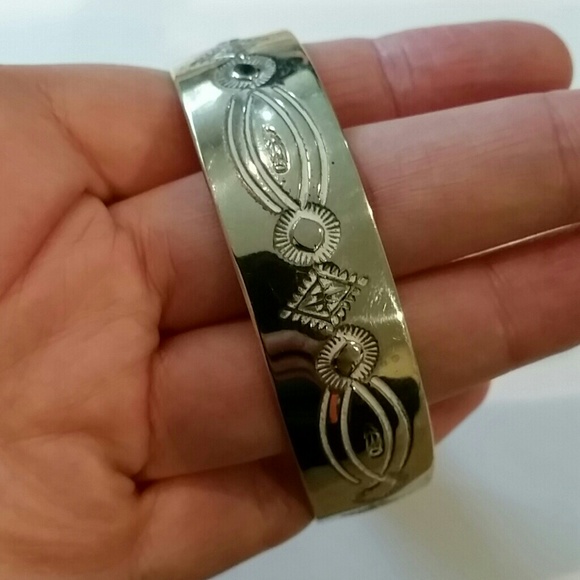 Vintage Jewelry - Beautiful Vintage Navajo Belinda Woody SS Cuff