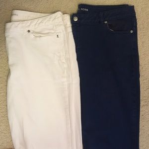 Michael Kors Set of of blue and white jeans