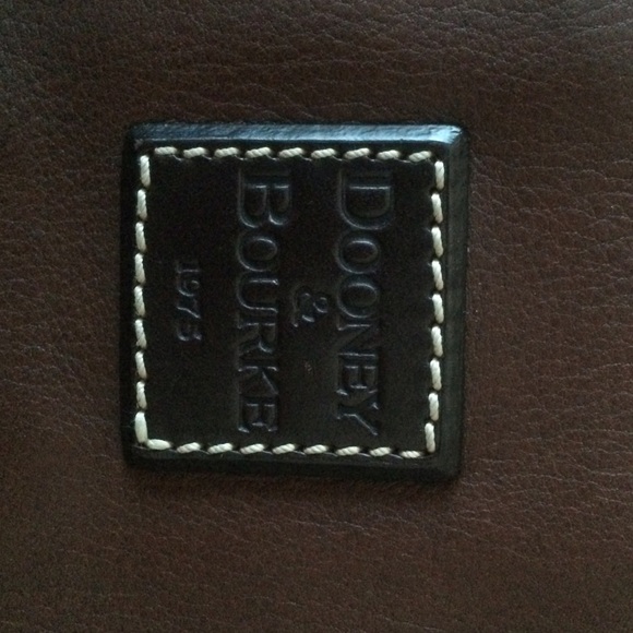 Dooney & Bourke brown small classic purse bag - Picture 2 of 4