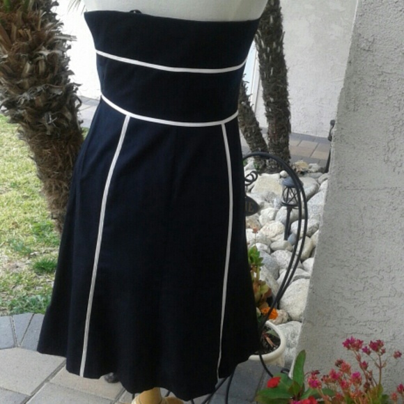 Ann Taylor pin up dress. Size 6P. - Picture 2 of 4