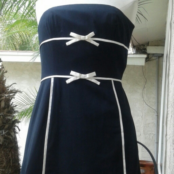 Ann Taylor pin up dress. Size 6P. - Picture 4 of 4