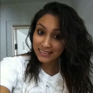 Meet your Posher, Ana