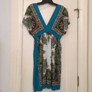 Double V dress. Resort wear!!