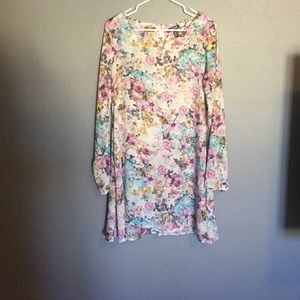 Tildon long bell sleeve dress!