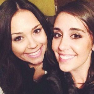 Meet your Posher, Ronya