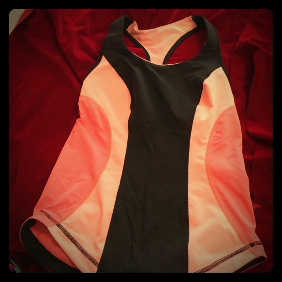Lululemon tank top