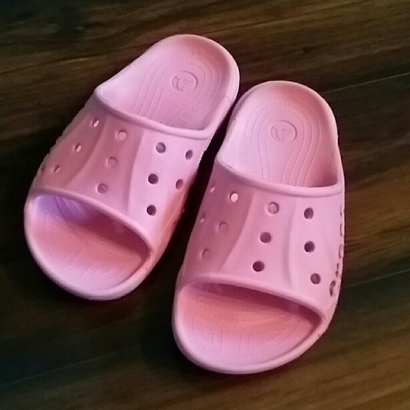 GIRL'S SZ 2 CROC FLIPS