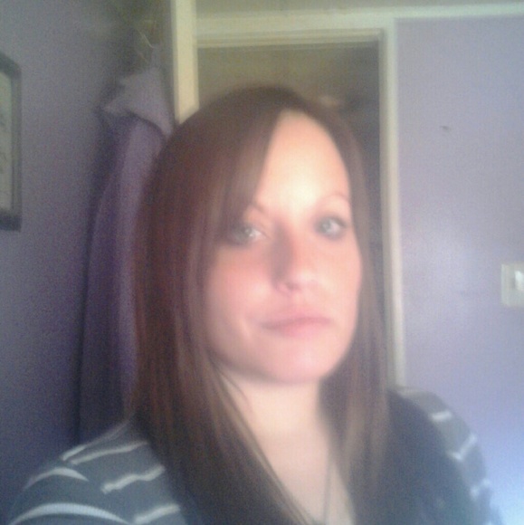 Meet your Posher, Stephanie - Picture 1 of 1