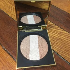 Elizabeth Arden Highlighter