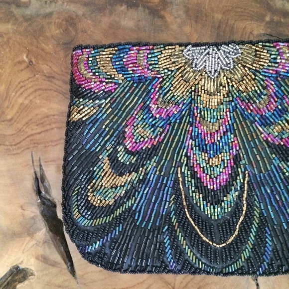 ✨HP✨ Vintage | Beaded Zipper Clutch - Picture 6 of 7