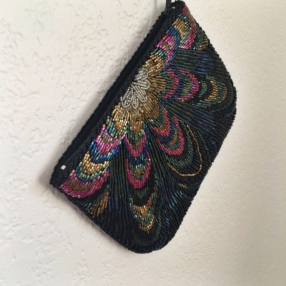 ✨HP✨ Vintage | Beaded Zipper Clutch - Picture 7 of 7