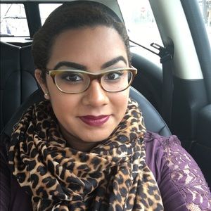 Meet your Posher, Raquel