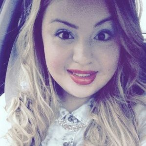 Meet your Posher, Gabriela