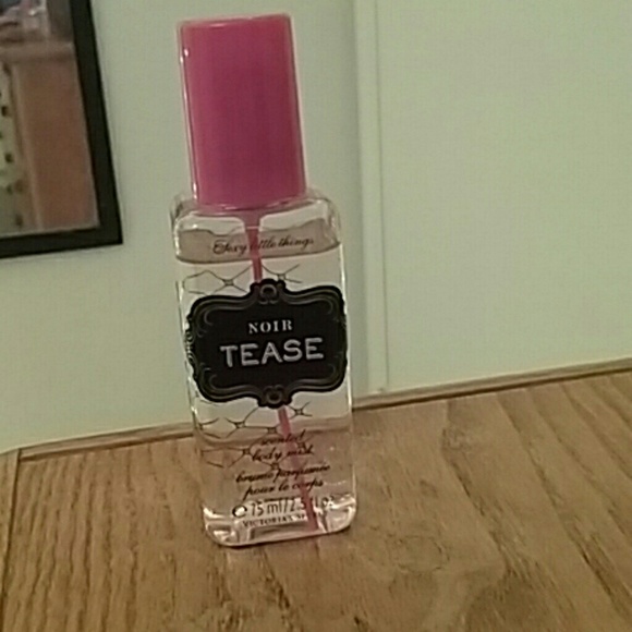 VS tease scented body mist