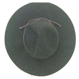 FOREVER21 BLACK WIDE BRIMMED HAT