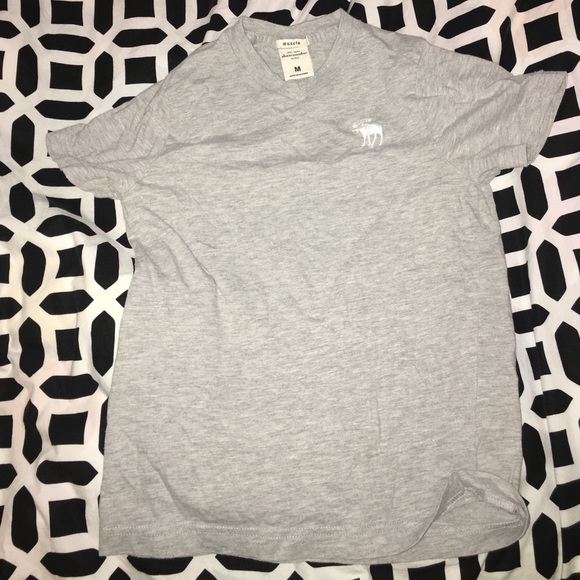 Abercrombie tee - Picture 1 of 3