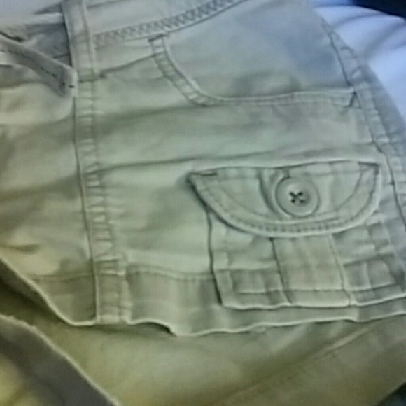 Shorts - Picture 2 of 3