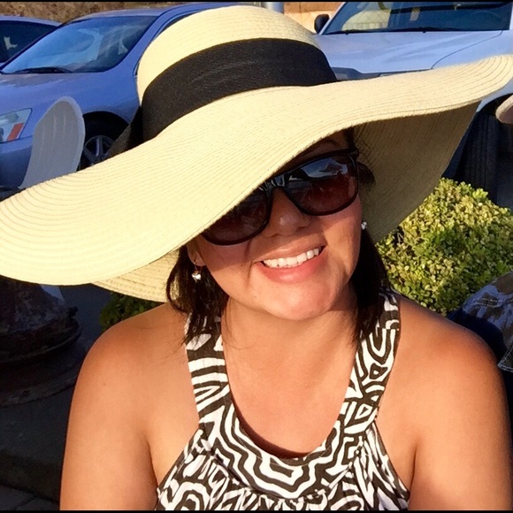 Meet your Posher, Kasandra - Picture 2 of 4