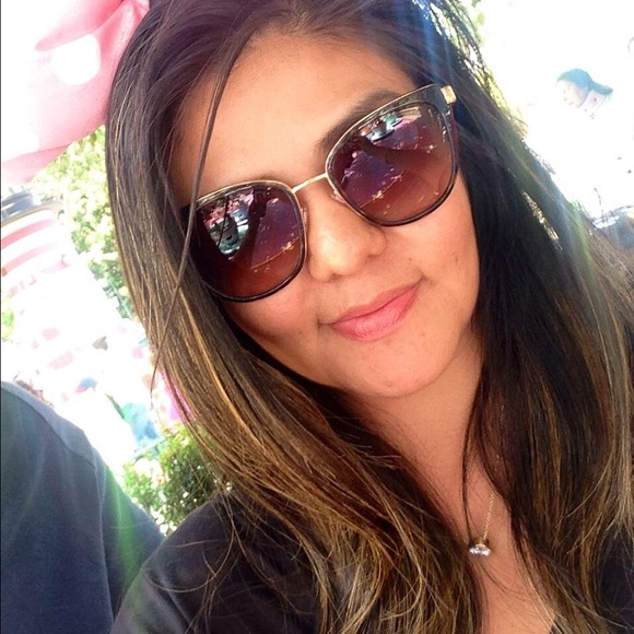 Meet your Posher, Kasandra - Picture 3 of 4