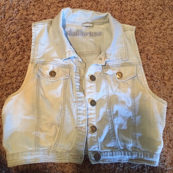 Sleeveless Jean jacket