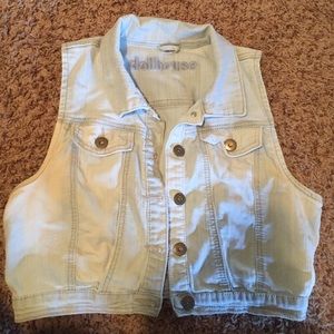 Sleeveless Jean jacket