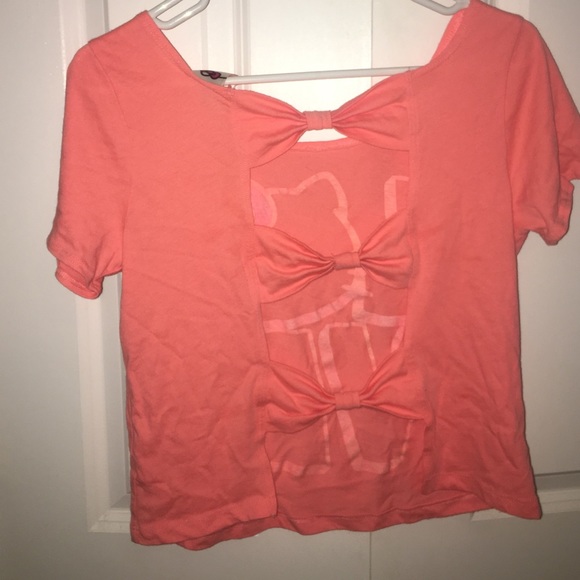 A hello kitty Graphic tee - Picture 2 of 3