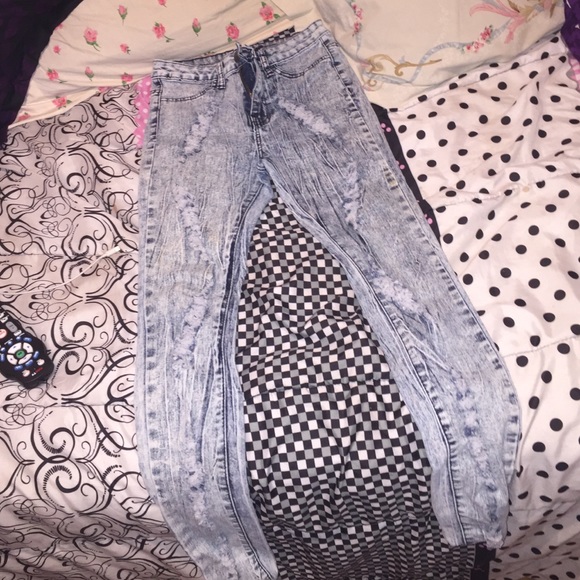 High waisted jeans