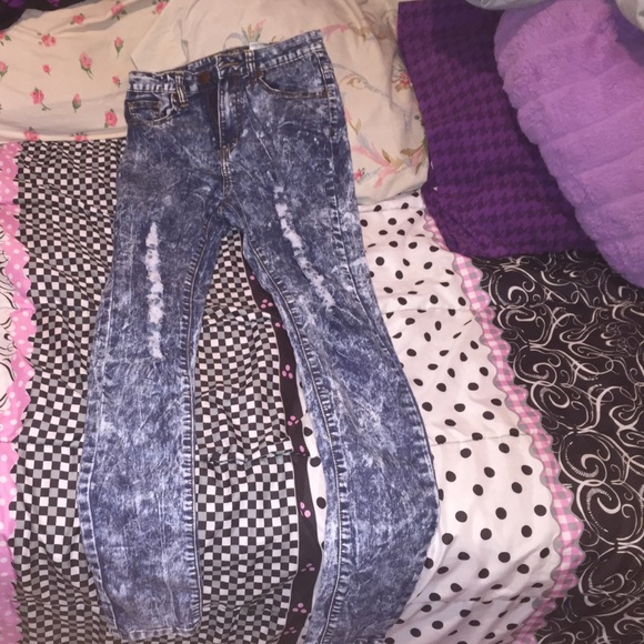 High waisted jeans