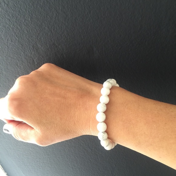 White Yoga Bead Bracelet. Unisex.