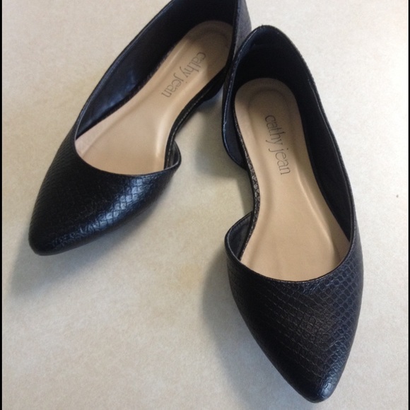 Open Shank Pointed Toe Flats