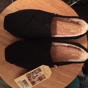 NEW Toms Classic Black Woolen