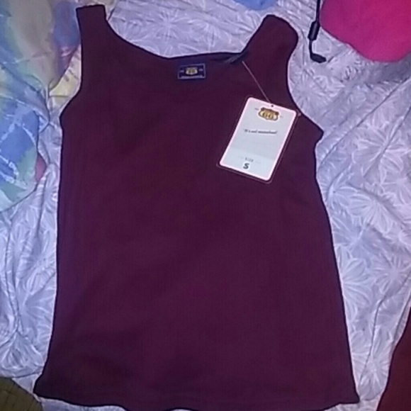 Short sleeve burgundy colored shirt