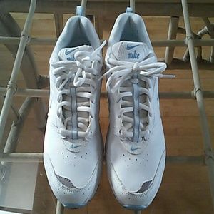 Nike Rolling Rail Walking Shoes Nike Rolling Rail Walking Shoes