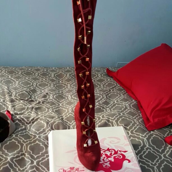 Over the knee boots - Picture 3 of 4