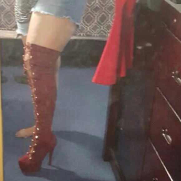 Over the knee boots - Picture 4 of 4