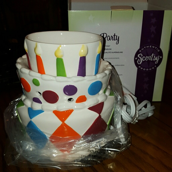 IT'S A PARTY!! Scentsy warmer.