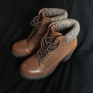 *END OF WINTER BOOTIE SALE* Tan Lace-up Booties