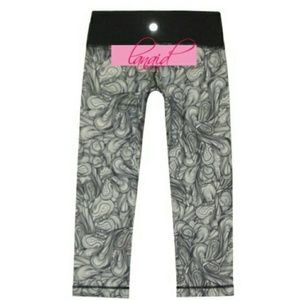 Lululemon Wunder Under crops