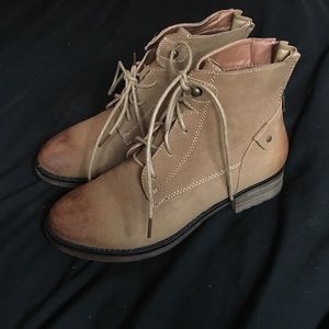 *END OF WINTER BOOTIE SALE* tan lace up booties